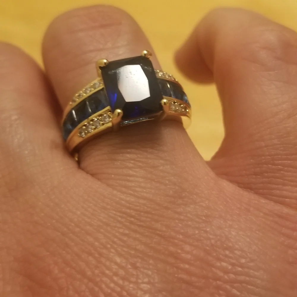 Sapphire, cubic zirconia golden ring. - Picture 1 of 4